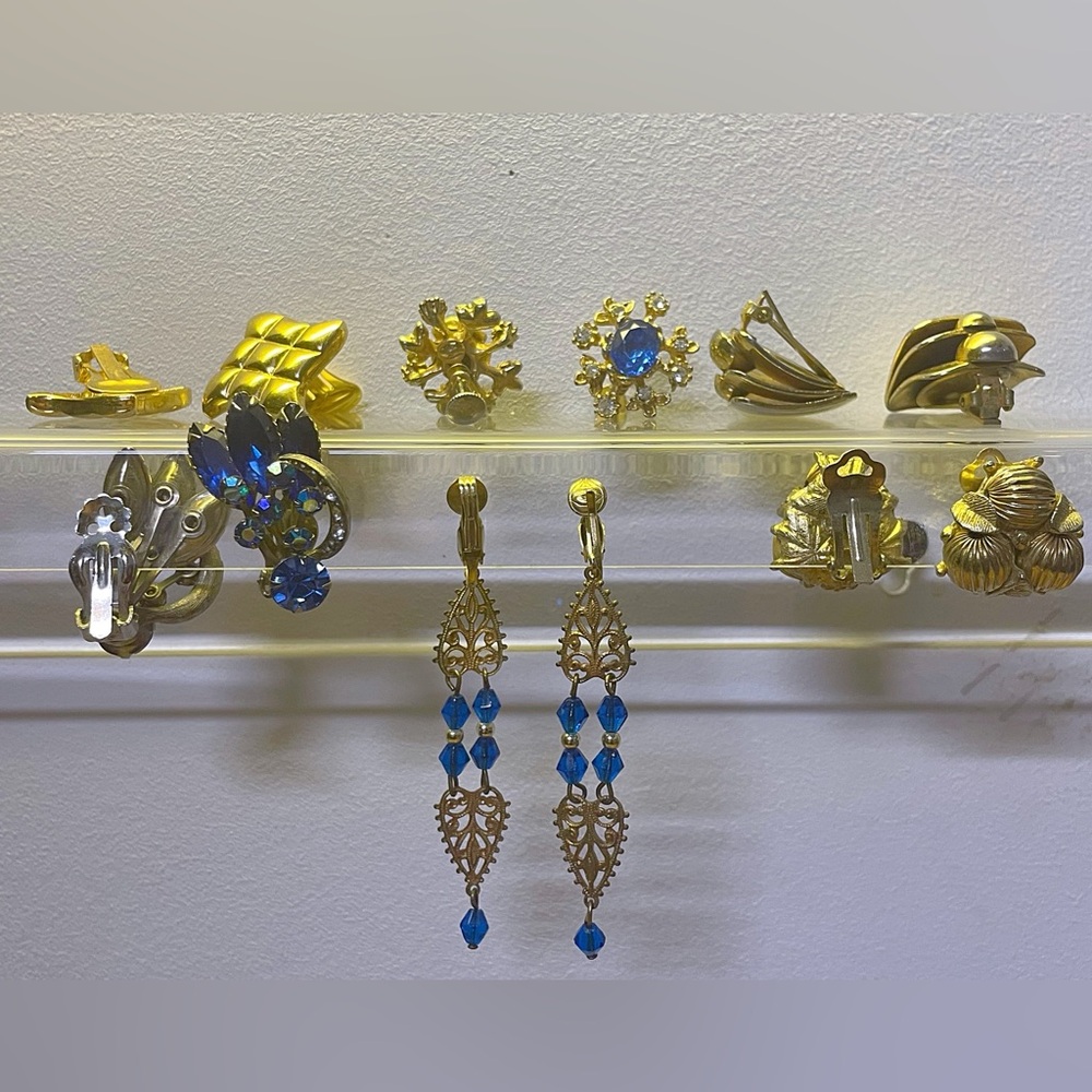 Vintage Gold and Blue clip-on Earrings